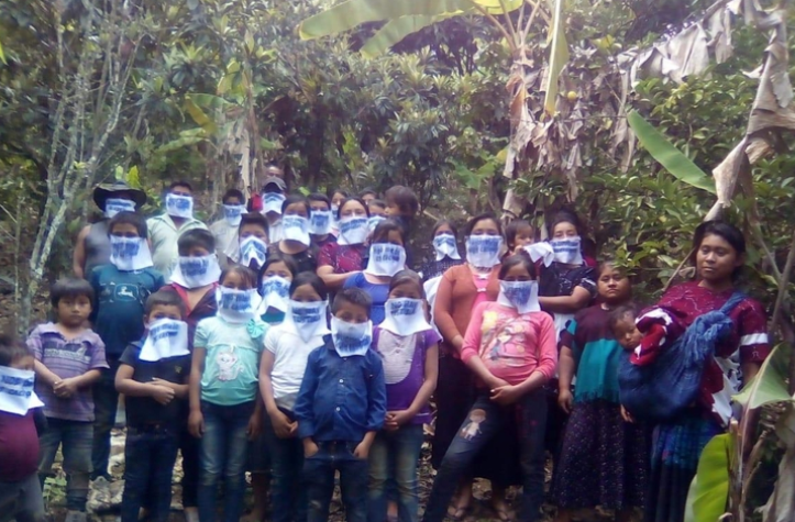 Displaced communities in Chalchihuitán Chiapas demand justice. 
Photo: Desinformémonos.
